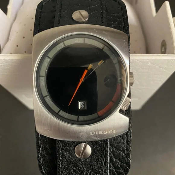 DIESEL Watch - Black Leather Cuff 2003 DZ2046 - Picture 4 of 8